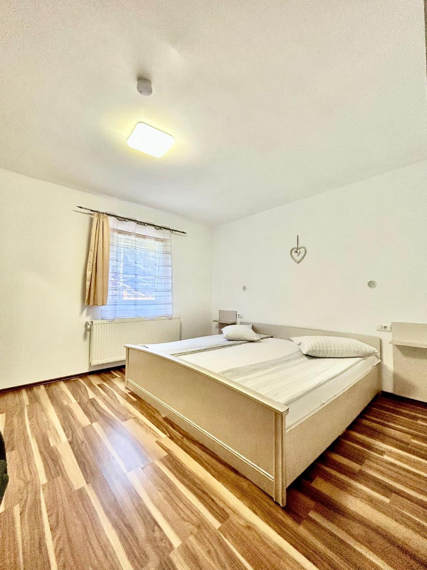 Casa Popa'S Hotel Cîrţişoara Buitenkant foto